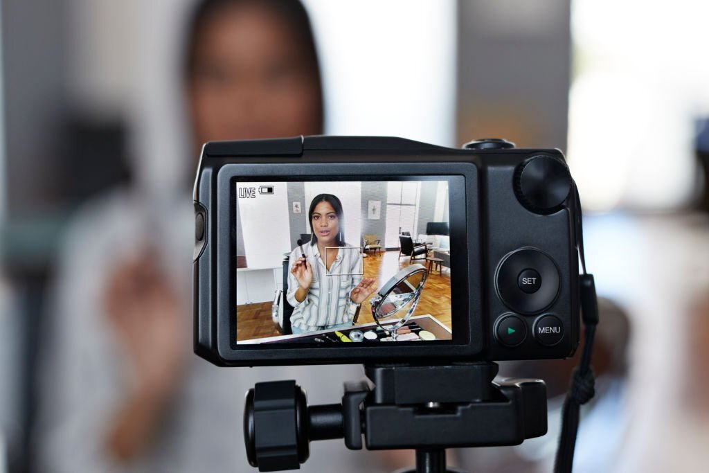 Influencer filming for influencer marketing