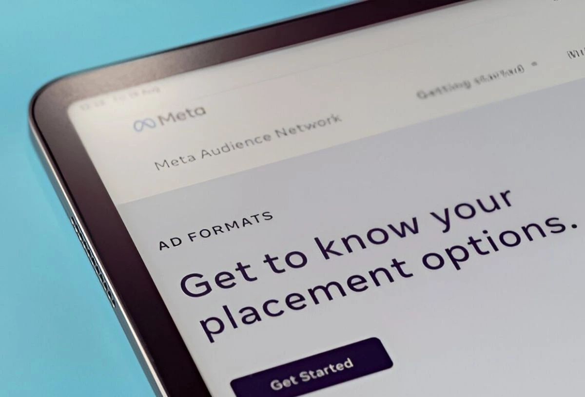 Facebook Instagram Ad Format